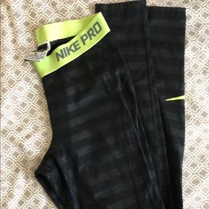 Women’s Nike Pro Leggings